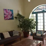 Ta'giannmarie Farmhouse.traditional With Large Private Pool. Vila *