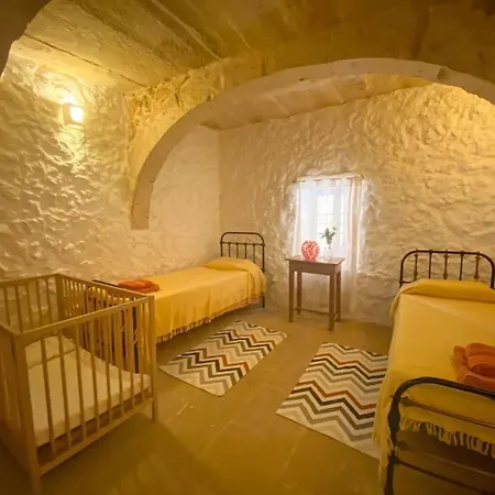 Ta'giannmarie Farmhouse.traditional With Large Private Pool. * Ghajn Melel