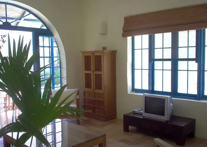 Ta'giannmarie Farmhouse.traditional With Large Private Pool.