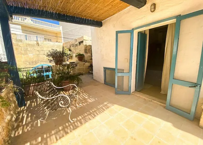 Villa Ta'giannmarie Farmhouse.traditional With Large Private Pool. Ghajn Melel