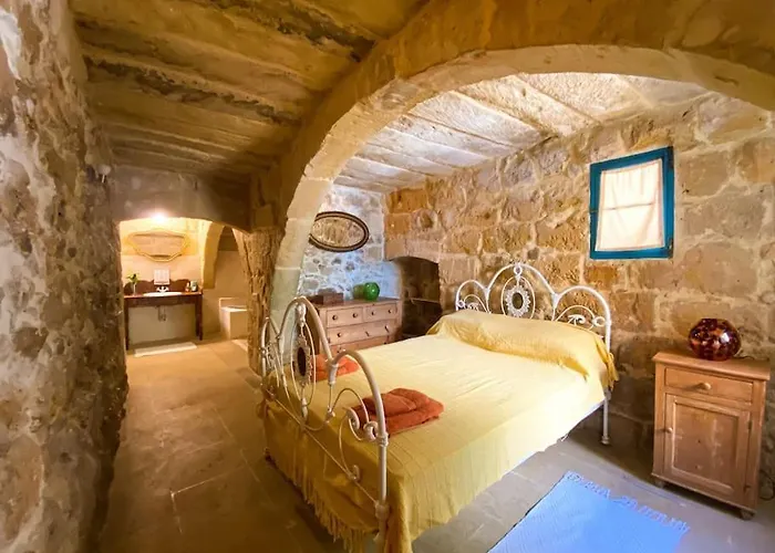 Ta'giannmarie Farmhouse.traditional With Large Private Pool. Ghajn Melel