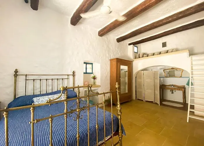 Ta'giannmarie Farmhouse.traditional With Large Private Pool.