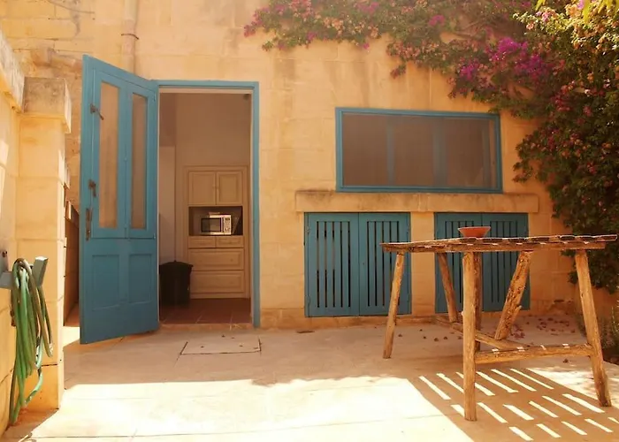 Ta'giannmarie Farmhouse.traditional With Large Private Pool. Ghajn Melel