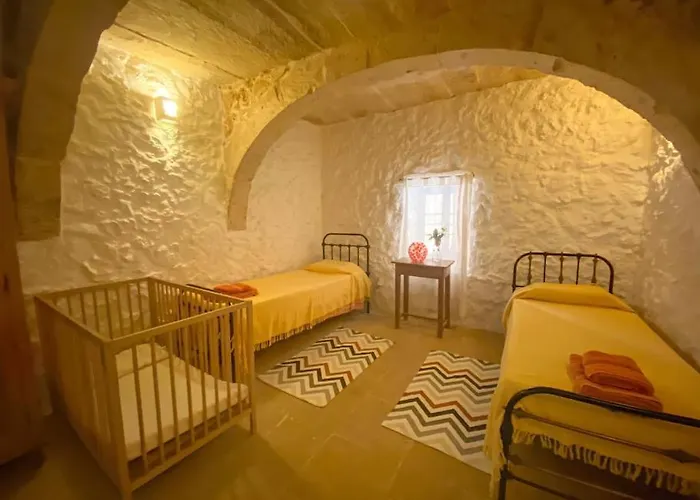 Ta'giannmarie Farmhouse.traditional With Large Private Pool. * Ghajn Melel